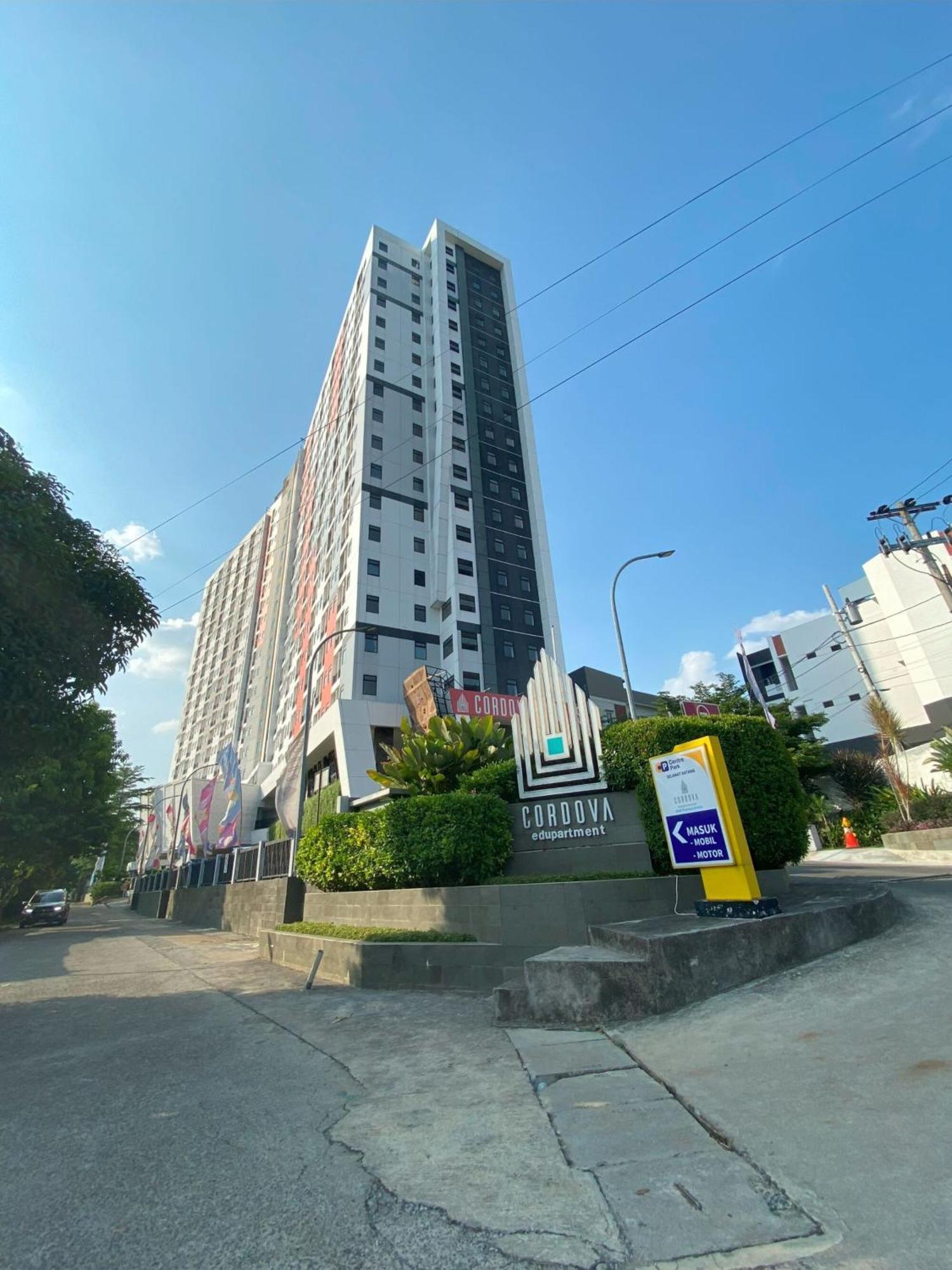 Cordova Suites Semarang Exterior foto